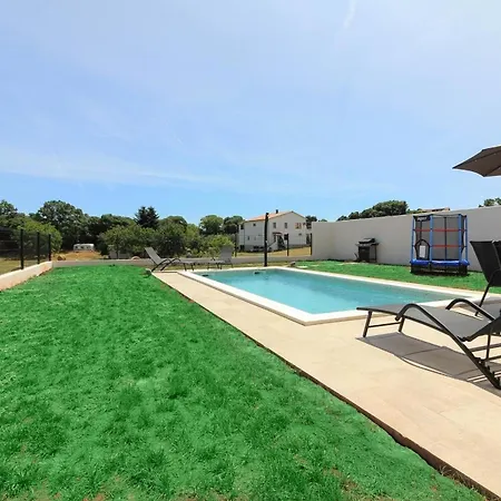 Holiday home Mit Privatpool Fuer 7 Personen Ca 130 Qm In Sisan, Istrien Suedkueste Von Istrien *
